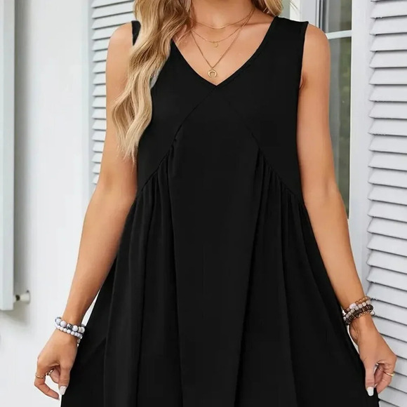 Loose V-neck Ruffle Hem Tank Dress - Picture 3 of 5